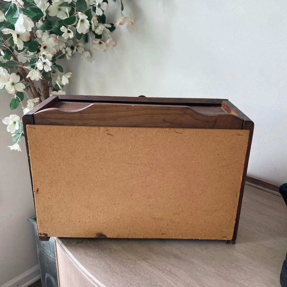 Vintage Farmhouse Bread Box 10